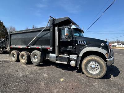 Mack Granite GU713 Dump Truck