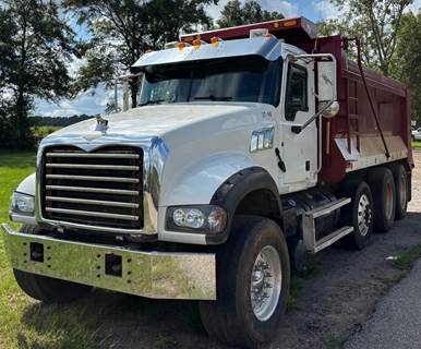 Mack Granite GU713 Dump Truck