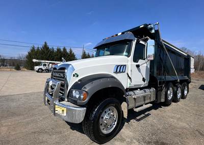 Mack Granite GU713 Dump Truck