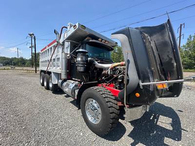 Mack RD688S Dump Truck
