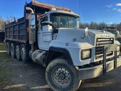 Mack RD688S Dump Truck