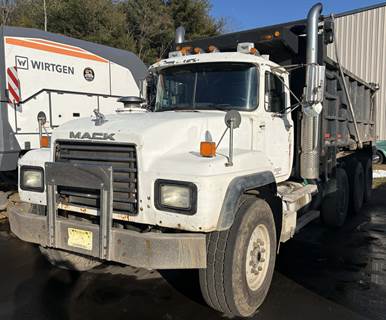 Mack RD688S Dump Truck