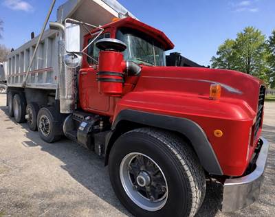 Mack RD688S Dump Truck