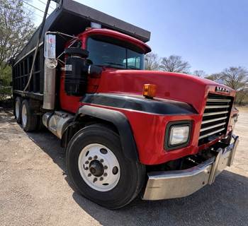 Mack RD688S Dump Truck