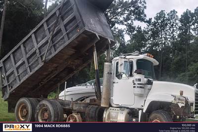 Mack RD688S Dump Truck
