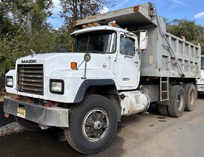 Mack RD688SX Dump Truck