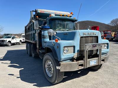 Mack RD690S Dump Truck