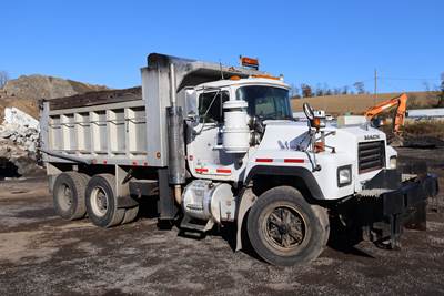Mack RD690S Dump Truck