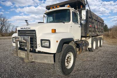 Mack RD690S Dump Truck
