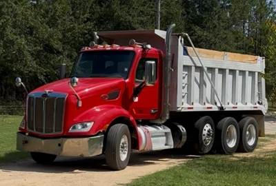 Peterbilt 579 Dump Truck