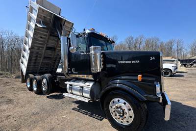 Western Star 4900FA Dump Truck