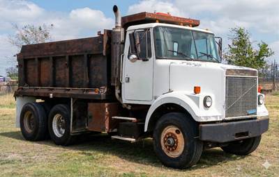 WhiteGMC WG Dump Truck