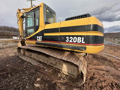 Caterpillar 320BL Excavator