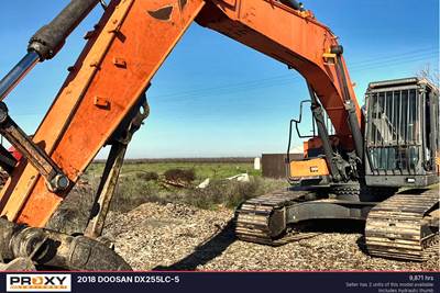 Doosan DX255LC-5 Excavator
