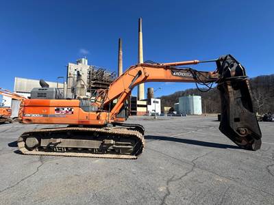 Doosan DX300LC-5 Excavator
