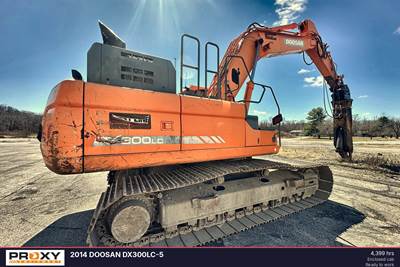 Doosan DX300LC-5 Excavator