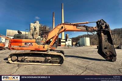 Doosan DX300LC-5 Excavator