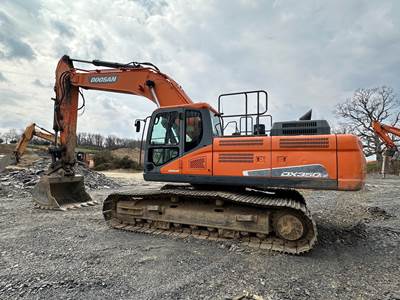 Doosan DX350LC-5 Excavator