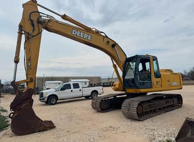 John Deere 200C LC Excavator