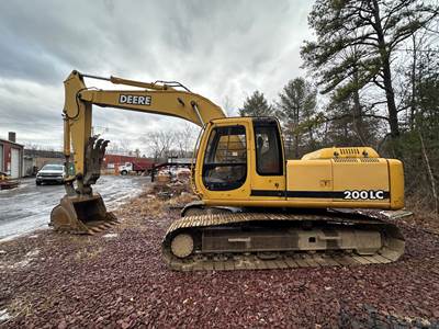 John Deere 200LC Excavator