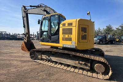 John Deere 245G LC Excavator