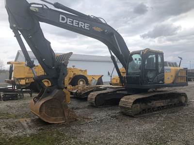 John Deere 250G LC Excavator