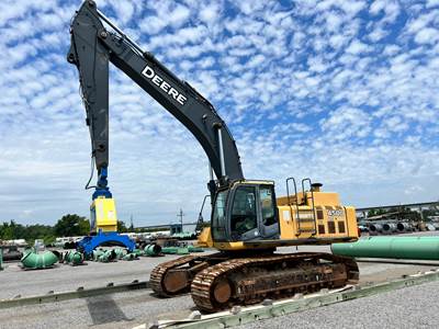John Deere 450D LC Excavator