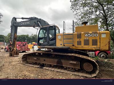 John Deere 450D LC Excavator