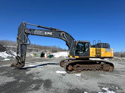 John Deere 470G LC Excavator