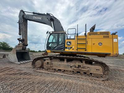 John Deere 670P Excavator