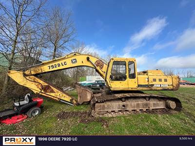 John Deere 792D LC Excavator