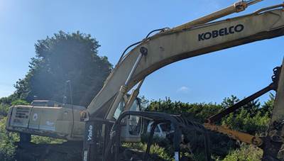Kobelco SK330LC Excavator