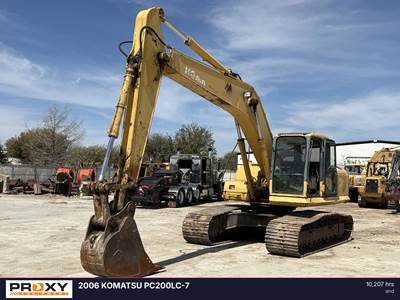 Komatsu PC200LC-7 Excavator
