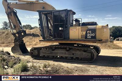 Komatsu PC200LC-8 Excavator