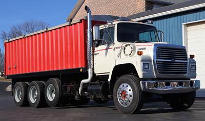 Ford L9000 Farm / Grain Truck