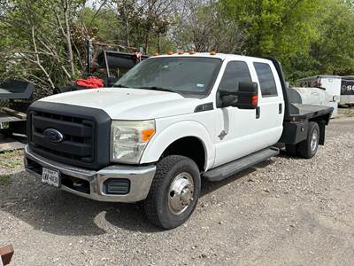 Ford F-350 Flatbed Truck