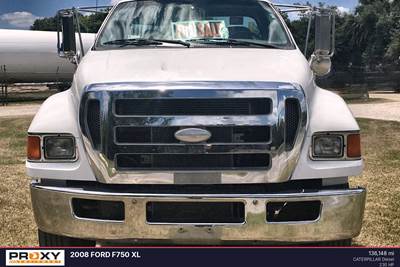 Ford F-750 XL Flatbed Truck