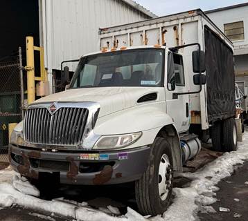 International 4300 Flatbed Truck