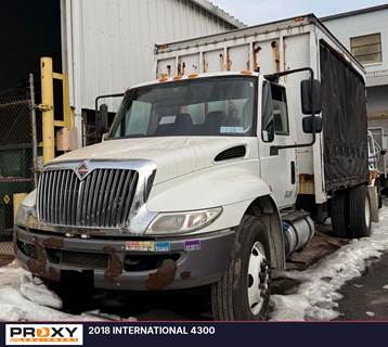 International 4300 Flatbed Truck
