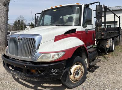 International DuraStar 4300 Flatbed Truck