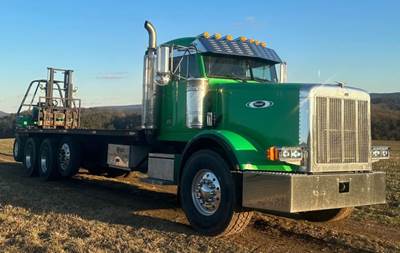 Peterbilt 357 Flatbed Truck