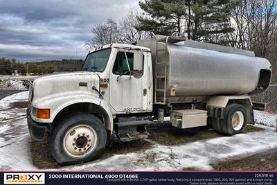 International Fuel & Lube Truck