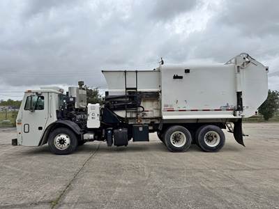 Mack LEU600 Side Load Garbage Truck
