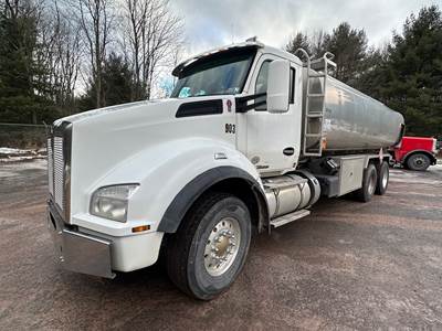 Kenworth T880 Gasoline / Fuel Truck