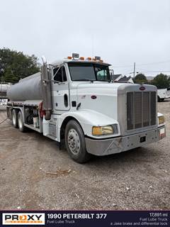 Peterbilt 377 Gasoline / Fuel Truck