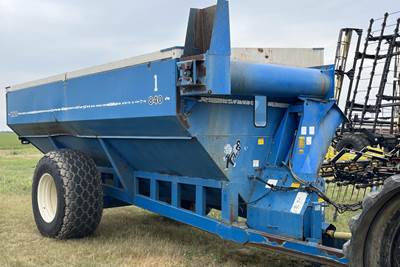 Kinze 840 Grain Cart