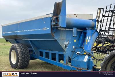 Kinze 840 Grain Cart