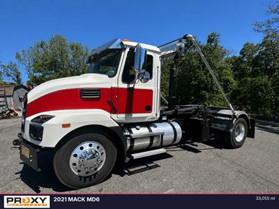 Mack MD6 Hooklift Truck