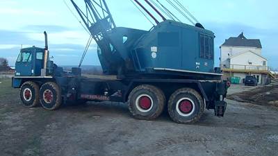 P&H Lattice Boom Truck Crane