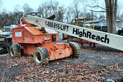 JLG Man Lift